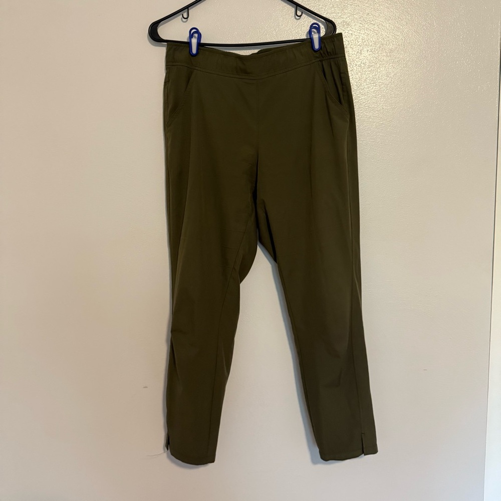 Eddie Bauer Departure Stretch Straight Leg Ankle Pants